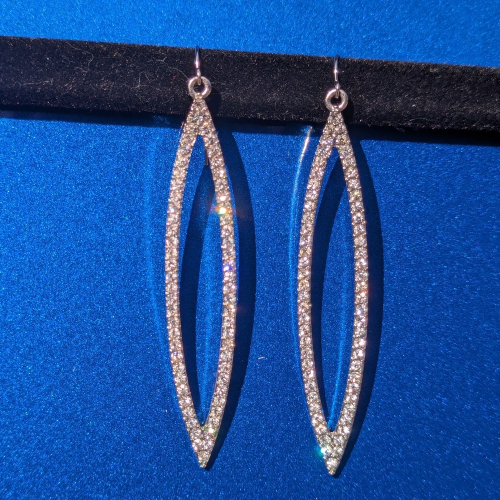 🌟 Earrings w/ Rhinestones from Forever 21